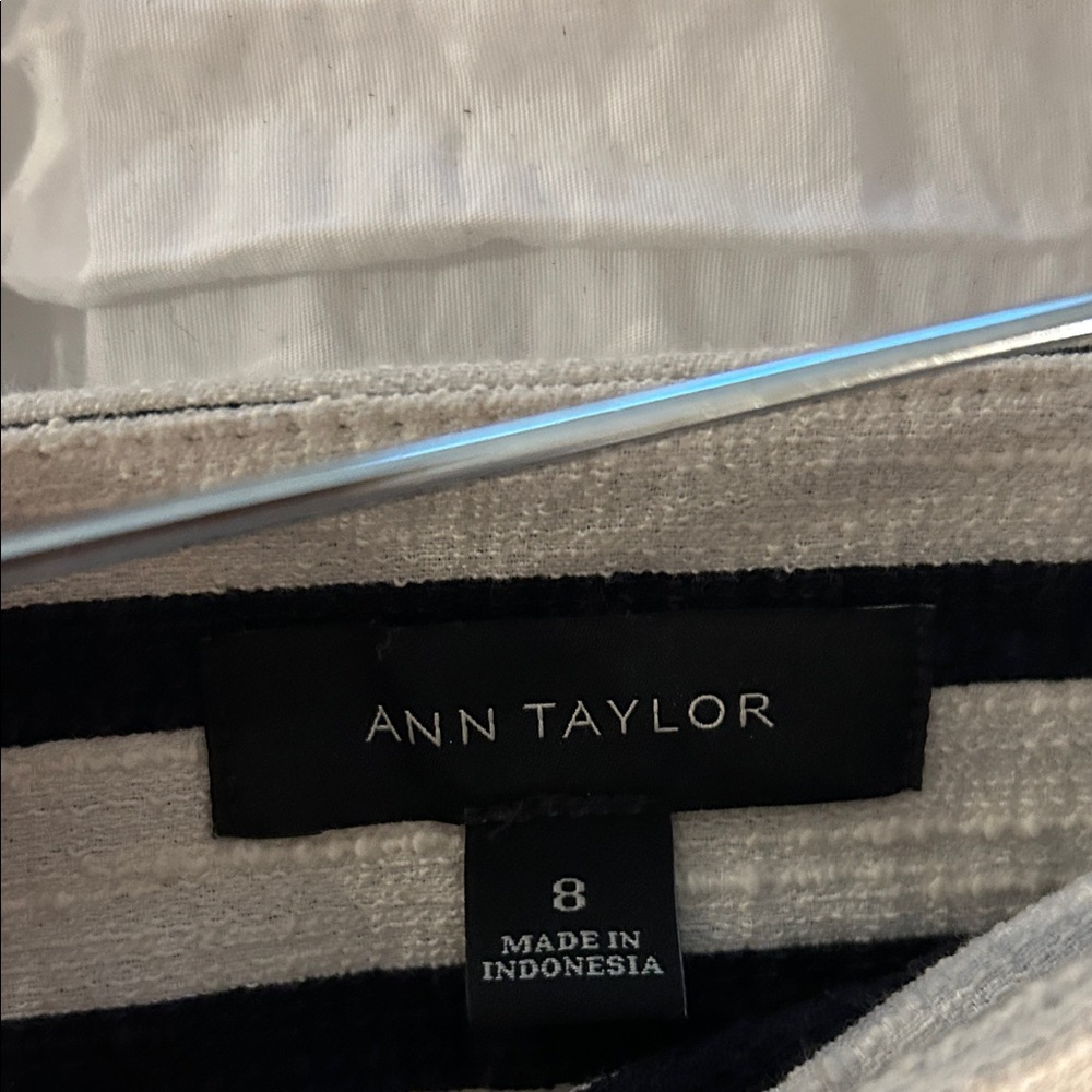 Ann Taylor Striped Black and White Women's Skirt Size 8 - Picture 5 of 6